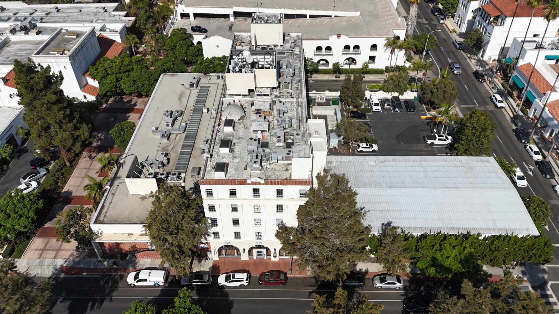 Aerial view of the Lyon Building and its surrounding downtown Santa Barbara block.